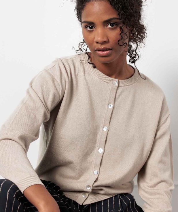 Bibi cashmere cardigan latte Studio Anneloes 2
