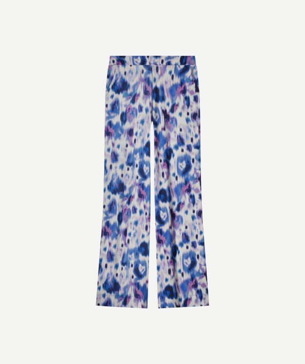 Broek-Caro-Blue-Iris-Kyra-scaled-1.jpg
