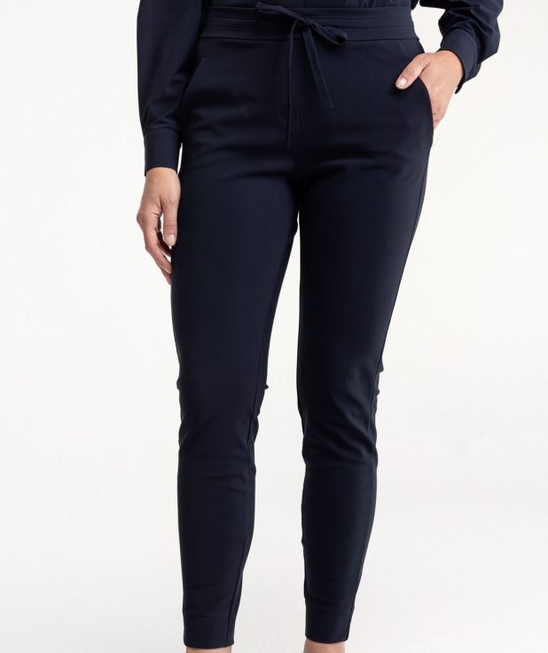 Downstairs bonded trousers Blauw Studio Anneloes.jpg2