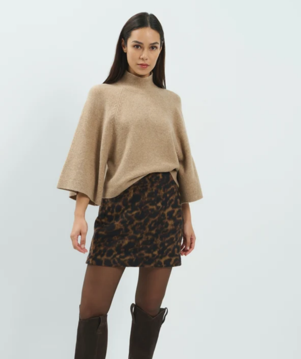 Gebreide trui met hoge hals en wijde mouwen yaya beige