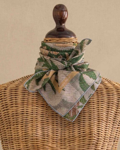 Scarf Light Green Flower Tapis Noir Green