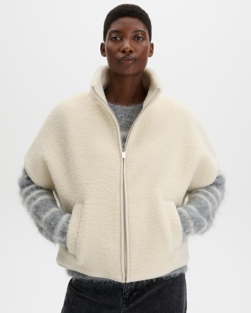 Loose-fit cape in soft teddy fur
