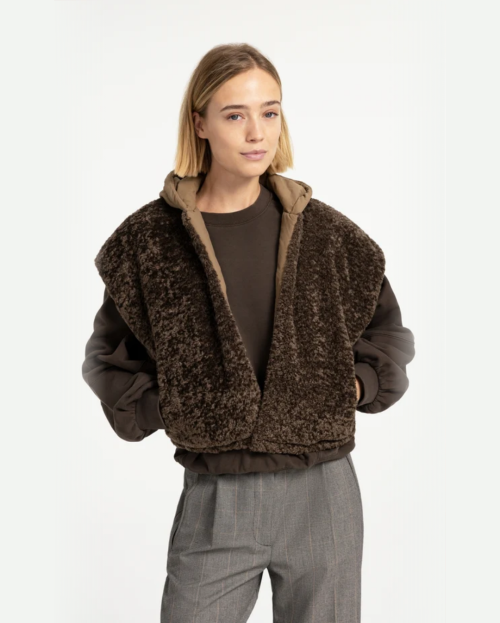 Omkeerbare bodywarmer met capuchon