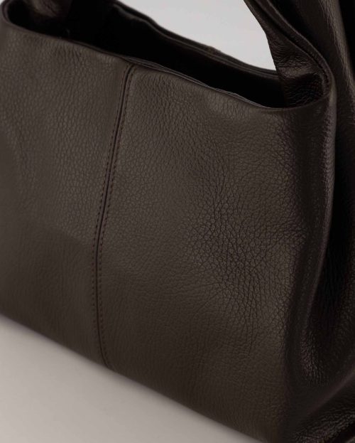 Polly donkerbruin Teatro