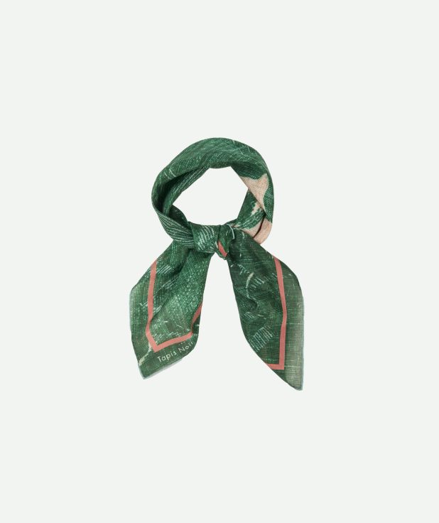Scarf Light Green Toile Tapis Noir 2