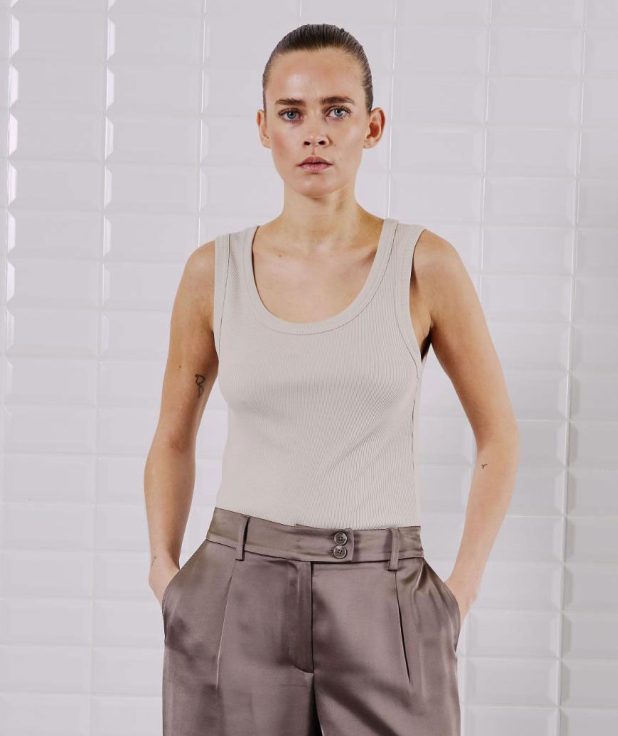 Top Lullu Beige With Black silver lining
