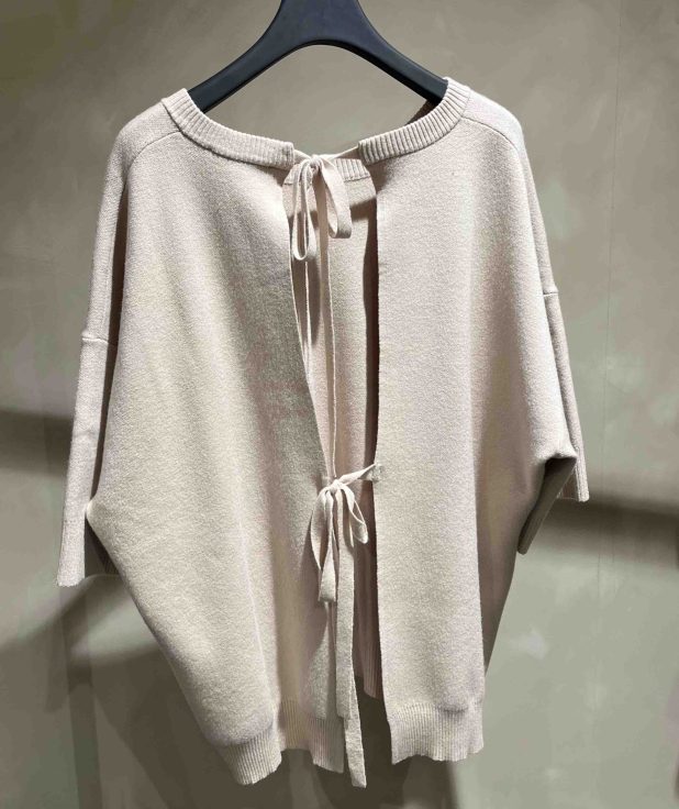Trui Nefeli Beige Studio AR 1