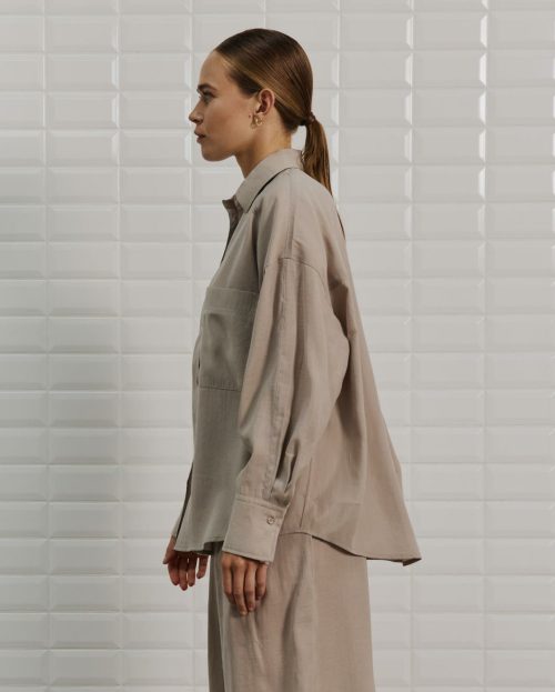 WBLMARLEEN_LS_OVERSIZED_SHIRT_Grey_Sand2-scaled
