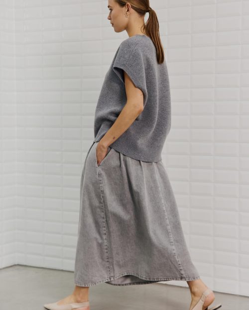 WBLPENELOPE_DENIM_MAXI_SKIRT_Spring_Grey_WBLCOOPER_V-NECK_SLIPOVER_Grey_Melange20-1.jpg7_-1