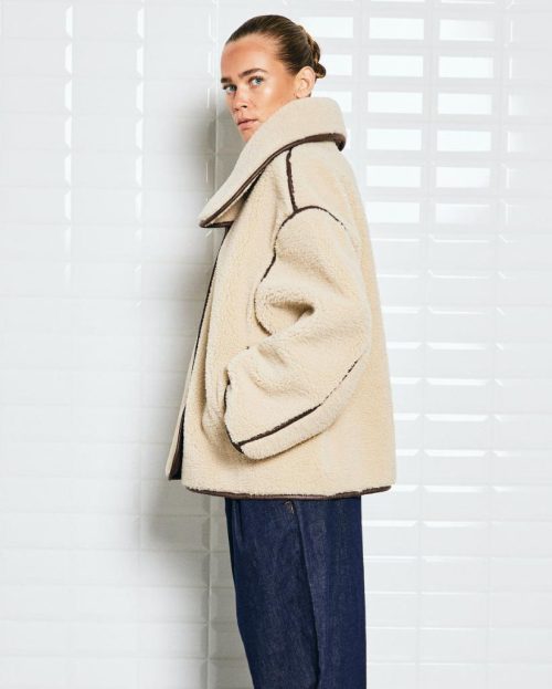 Wbldajana_Pile_Jacket_Rainy_Day2-2