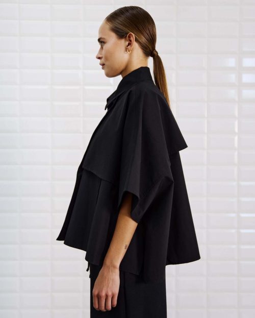 Wblmedusa_Trench_Cape_Black00005-1