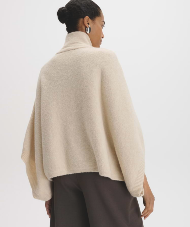 The wide-cut BRIALO poncho