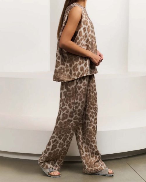 airy-leopard-print-trousers-with-wide-legs_b0201273-9a7a-48be-b8eb-5fb11343ac16