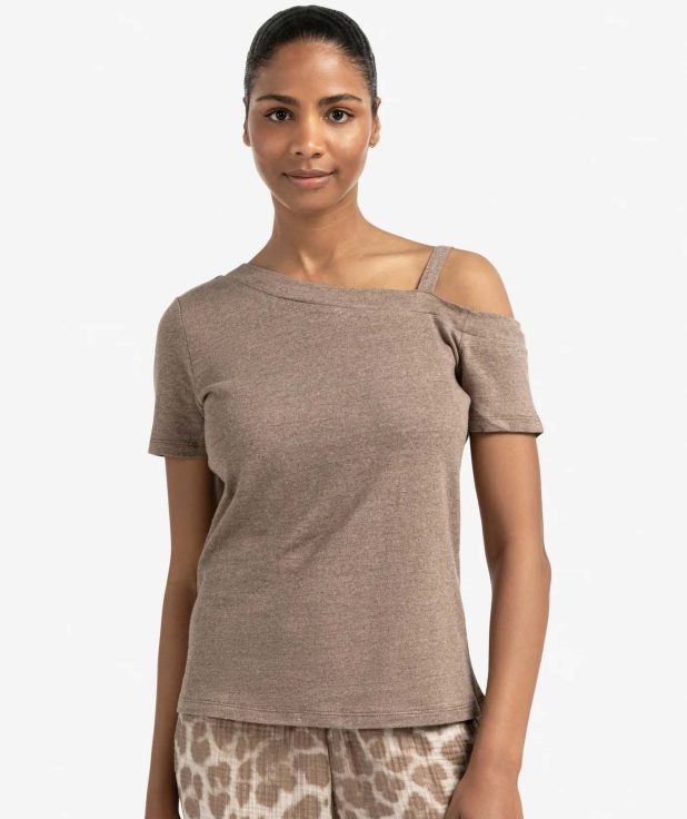 asymmetric-t-shirt-with-shoulder-strap_cd1c837c-94c2-4eca-b3de-1719102b32ba