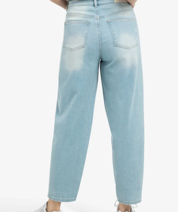 barrel-jeans-in-light-washed-denim-1_c2ad94ea-628d-495c-a1ce-c9e9f6f54809.jpg