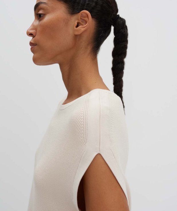 beige_fine-knit sweater_ladies_tanee_someday_detail-1_1