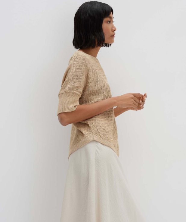 beige_gebreid-t-shirt_dames_telanor_someday_zijkant