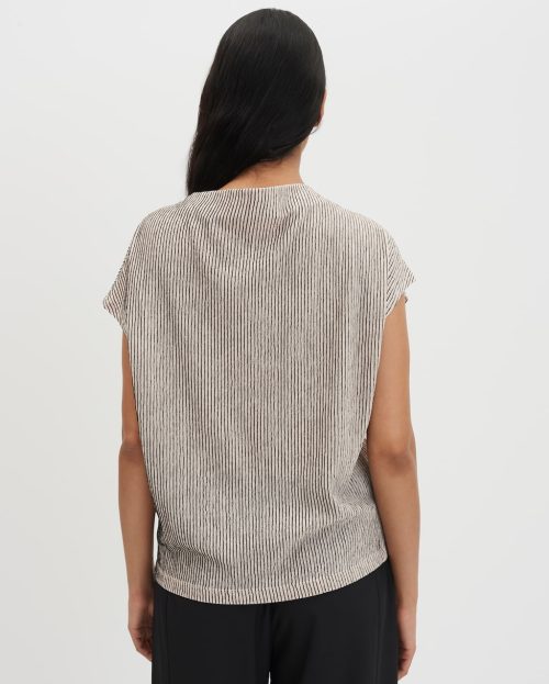beige_geribd-shirt_dames_kadelma_someday_achterkant