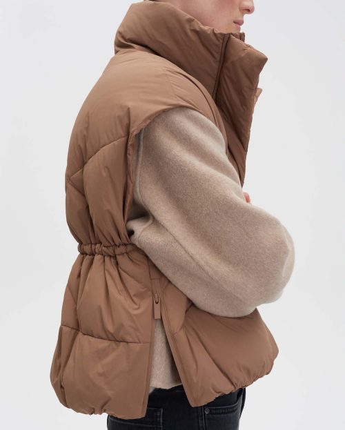 beige_gewatteerde-bodywarmer_dames_vesara_someday_detail-2