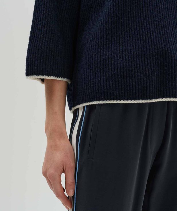 blauw_gebreide-trui_dames_tijou-line_someday_detail-1