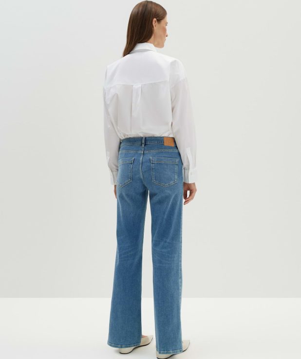 blauw_long-flared-jeans_dames_carie-iconic_someday_achterkant_1
