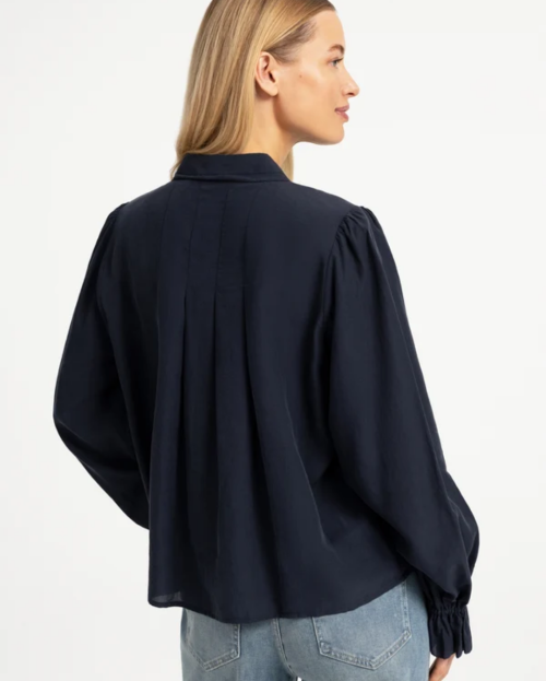 Transparante blouse met plooidetails