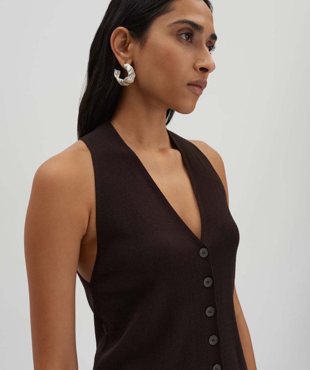 bruin_gebreide-bodywarmer_dames_tabriela_someday_detail-1_1