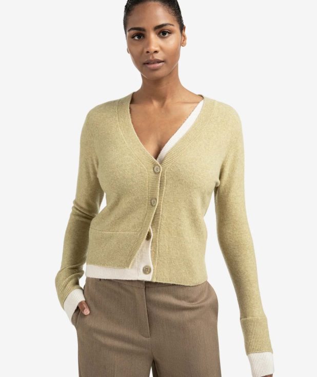 Vest met contrasterende details en V-hals yaya