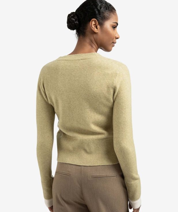 cardigan-with-contrast-details-and-v-neck_8387ba22-40ce-4178-bfa1-b5fd160ee77a