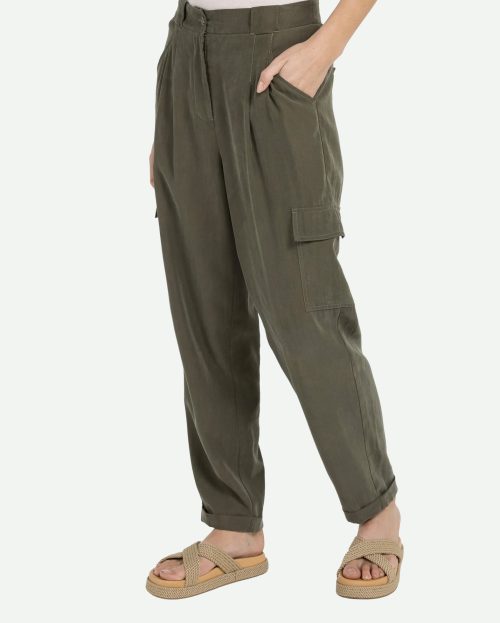 cargo-trousers-with-straight-legs-and-pleats-1_d380198c-0d1a-467d-bfa4-d45bc8d33750