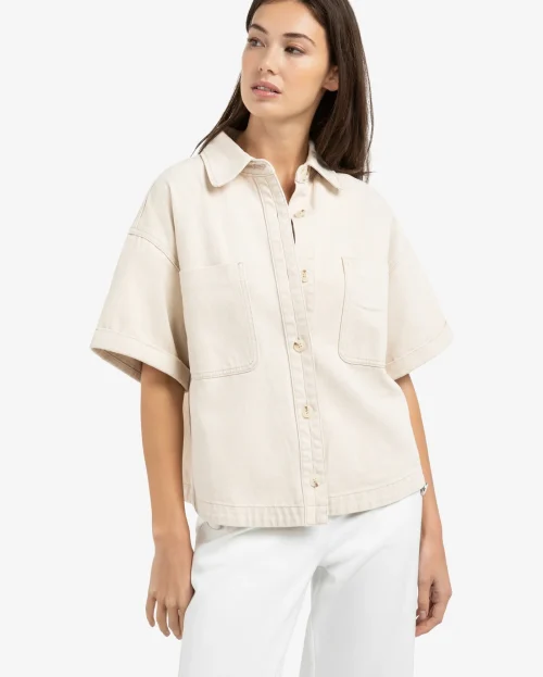 denim-jacket-with-short-sleeves-and-patch-pockets_365442f3-8537-42d3-b2d3-b0f0f824acd1.jpg