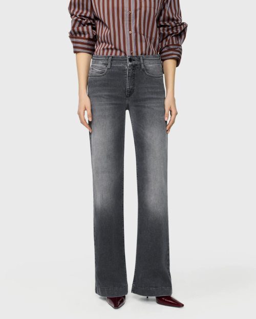 Wide fit uit hyperstretch denim.