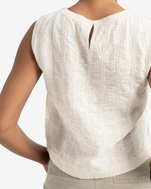 embroidered-sleeveless-top-with-ribbed-details_0e02af02-c9c7-41bc-b95d-a86608e58f39