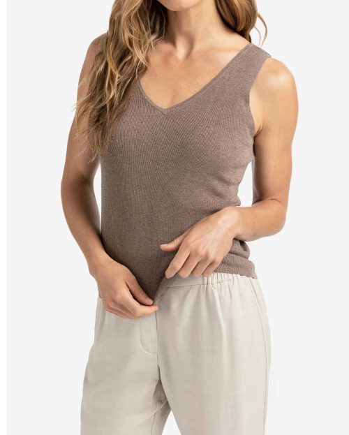 fine-rib-knitted-tank-top-with-v-neckline-2_ae48d91e-8ab9-462a-82f0-f90851a2d29f