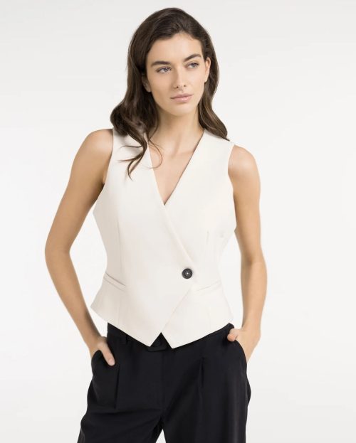 gilet-with-asymmetrical-closure_9d06ed4c-72c4-4989-8592-e8246319d4e1