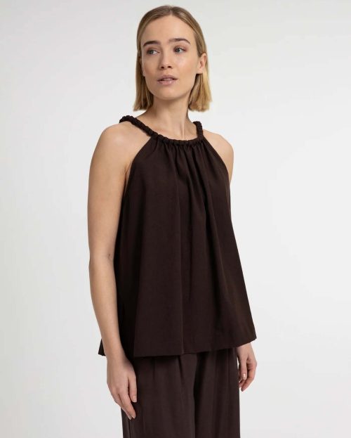 halter-top-with-braided-neckline-and-tie-detail_543f9cc1-caff-4da5-8e4c-a662e3de3e89