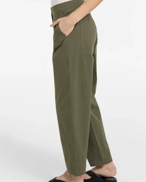 high-waist-barrel-trousers-with-button-detail_c0b467e7-cd43-46ea-b773-72172f5bc697.jpg