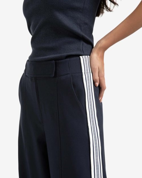 high-waist-trousers-with-side-stripes_5d0d3d23-92b2-4db5-a423-08594bf825c3