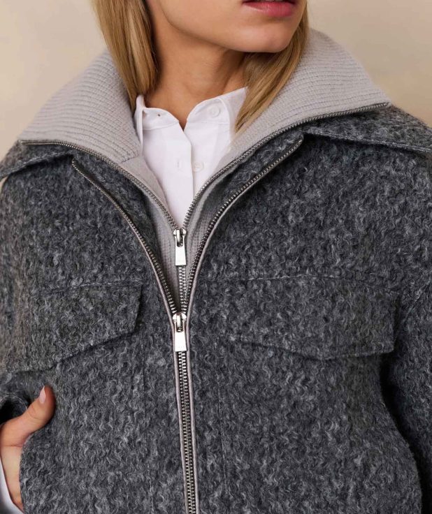 knitted-collar-with-half-zipper_bf7eb9f6-2de5-483e-a163-39ef32cacf96