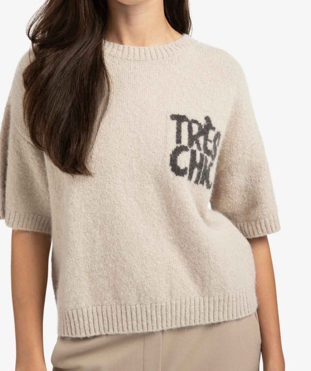 knitted-short-sleeve-sweater-with-artwork-1_25e5bf77-64a6-45fa-bc7a-d62cefe4bd34