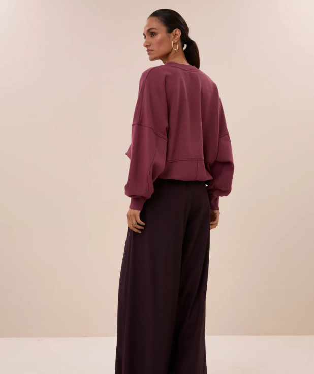 malyn logo sweater