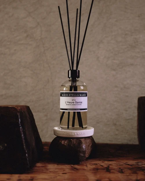 marie-stella-maris-l-heure-santal-geurstokjes-250-ml