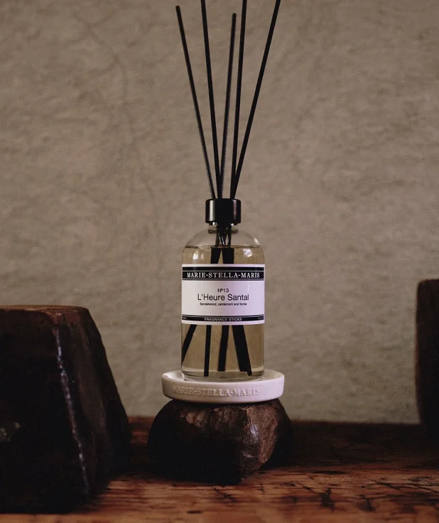 marie-stella-maris-l-heure-santal-geurstokjes-250-ml