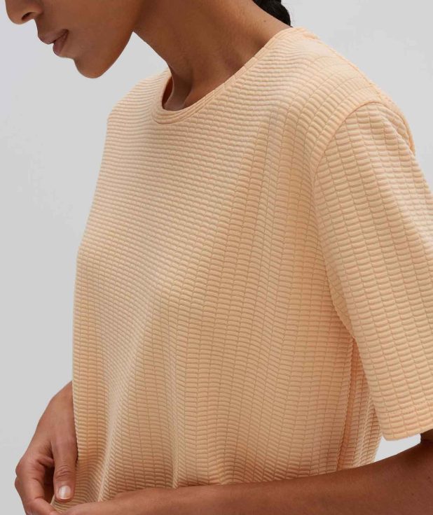 oranje_boxy-shirt_dames_kalinie_someday_detail-1