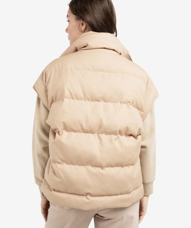 oversized-padded-bodywarmer-with-collar_bc3b108c-706a-4706-bbbc-d4b37ce9ffac