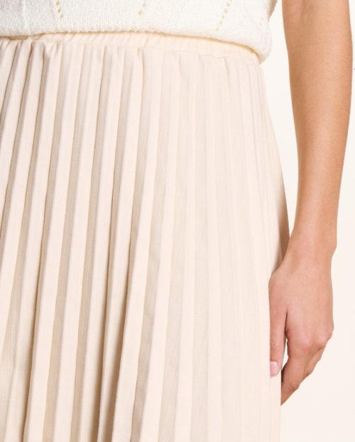 p2897145_1064472_4_696e0426db382