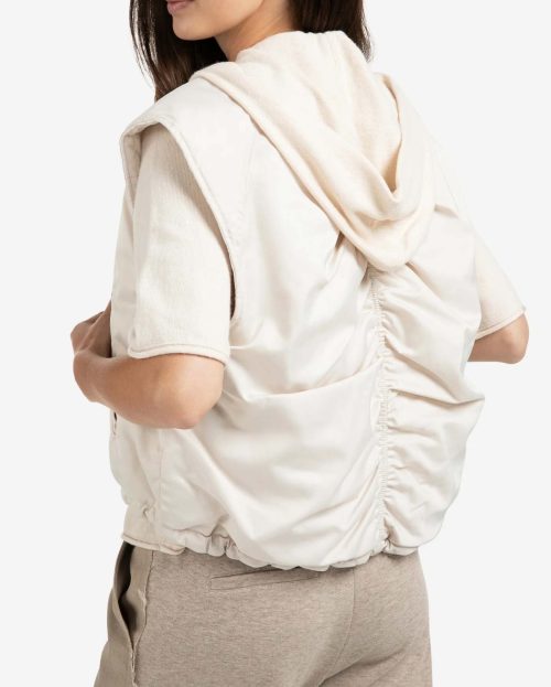reversible-padded-bodywarmer-with-zip-closure-1_d4c8263b-e08f-4f59-bb8b-9c58caa9bd0c