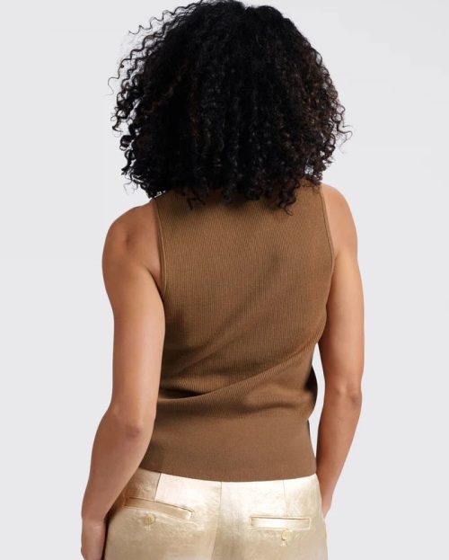 ribbed-fitted-tank-top_ff882457-7f06-4744-89b0-3fdd071379a3
