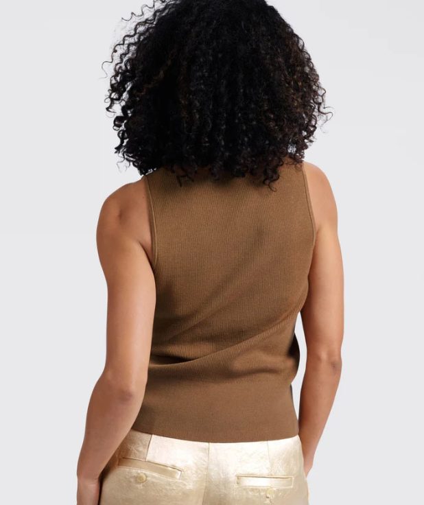 ribbed-fitted-tank-top_ff882457-7f06-4744-89b0-3fdd071379a3