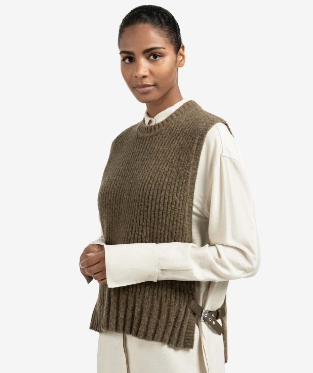 ribbed-sleeveless-sweater-with-side-buckles_da7c75fa-6ae3-4609-936d-4973ec183be4